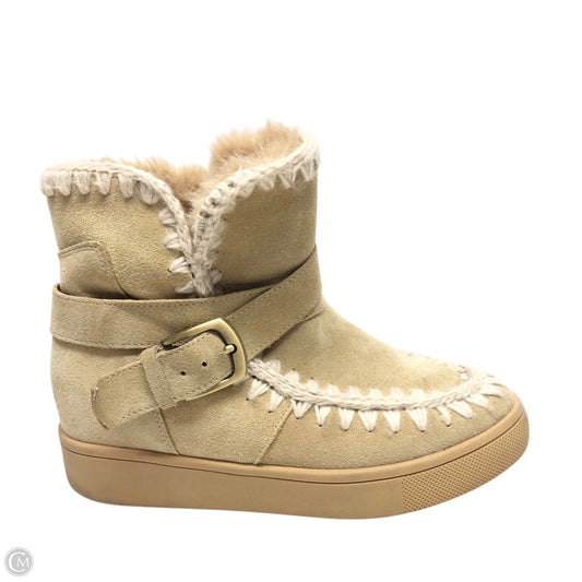 Boots Ankle Flats By Blondo In Beige, Size: 8