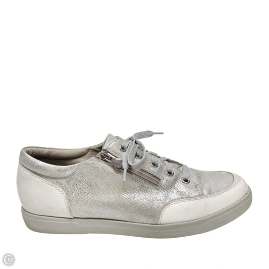 Shoes Sneakers By Munro In Silver, Size: 11