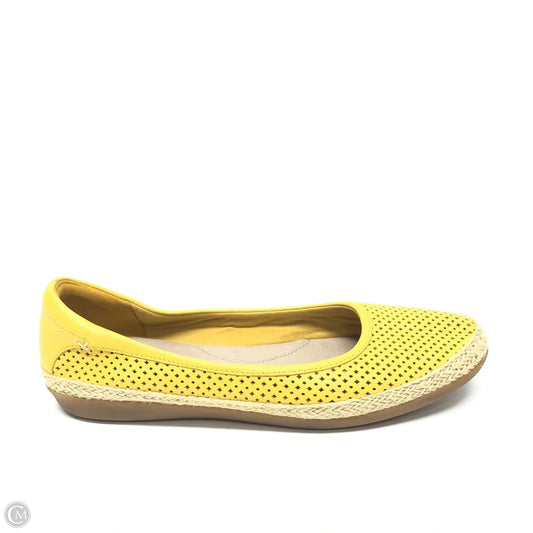 Shoes Flats By Clarks In Yellow, Size: 9