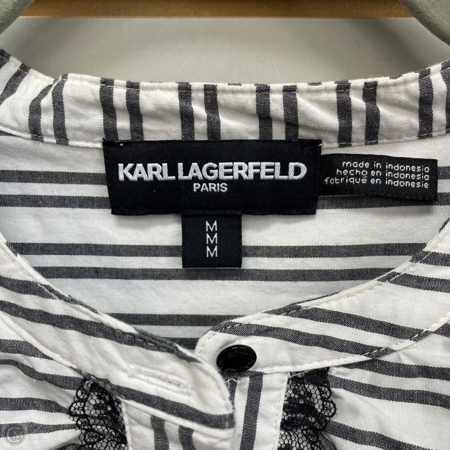 Top 3/4 Sleeve Designer By Karl Lagerfeld In Grey & White, Size: M