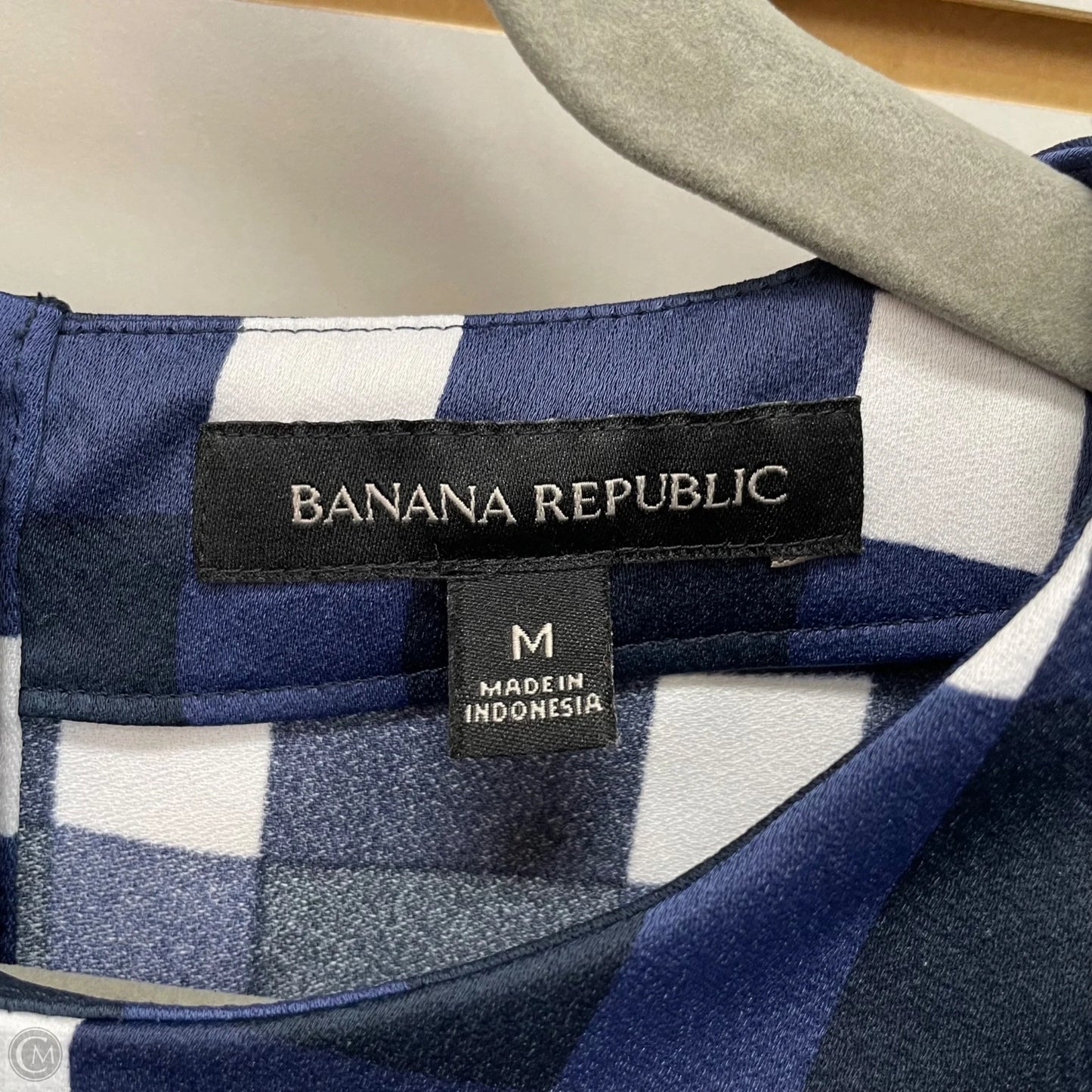 Top Long Sleeve By Banana Republic In Blue & White, Size: M