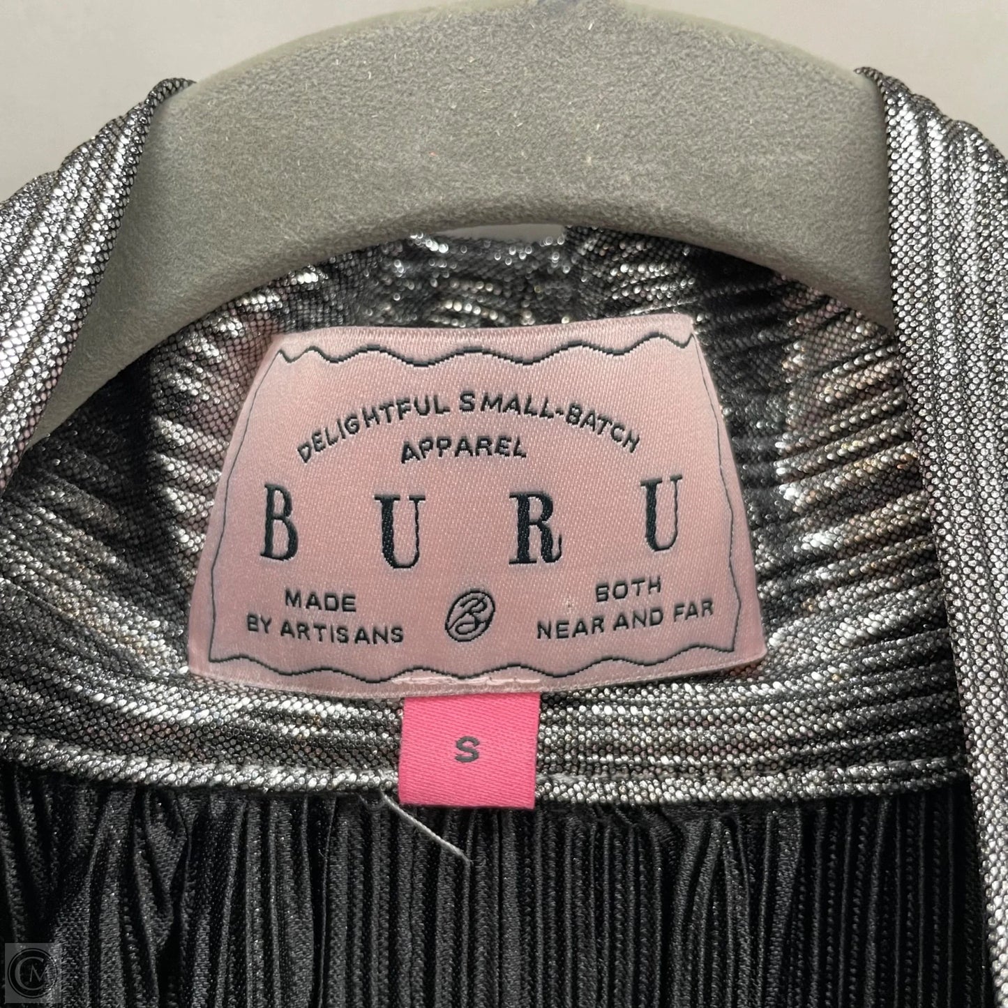 Blouse Sleeveless By Cmb In Silver, Size: S