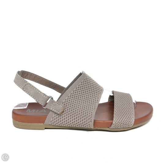 Sandals Flats By Mia In Taupe, Size: 6