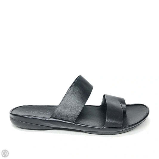 Sandals Flats By Naturalizer In Black, Size: 10