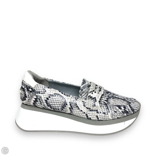 Shoes Sneakers Platform By Donald Pliner In Snakeskin Print, Size: 6.5