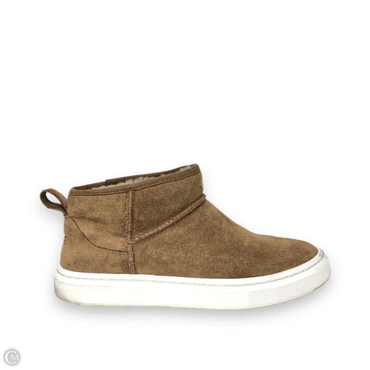 Boots Ankle Flats By Ugg In Brown, Size: 7.5