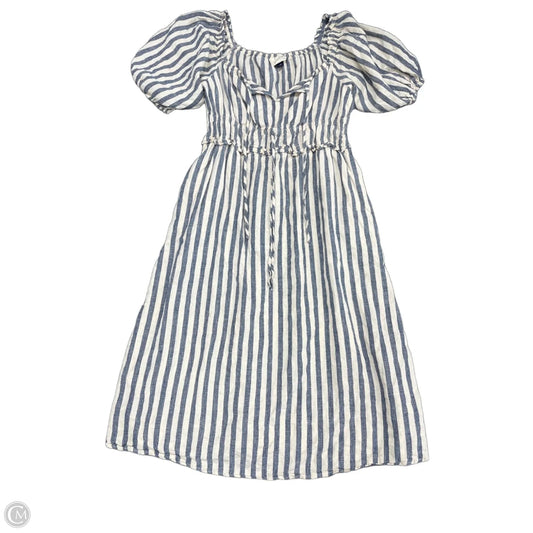 Dress Casual Short By Universal Thread In Blue & White, Size: M