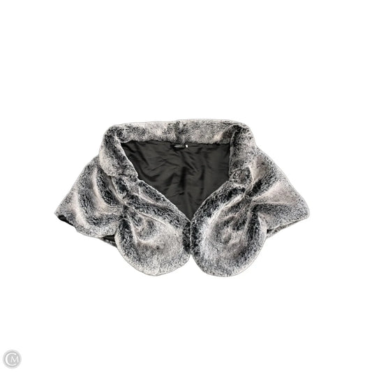 Shawl By Cme In Black & Grey, Size: L