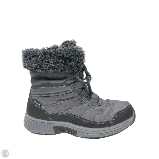 Boots Snow By Clothes Mentor In Grey, Size: 8