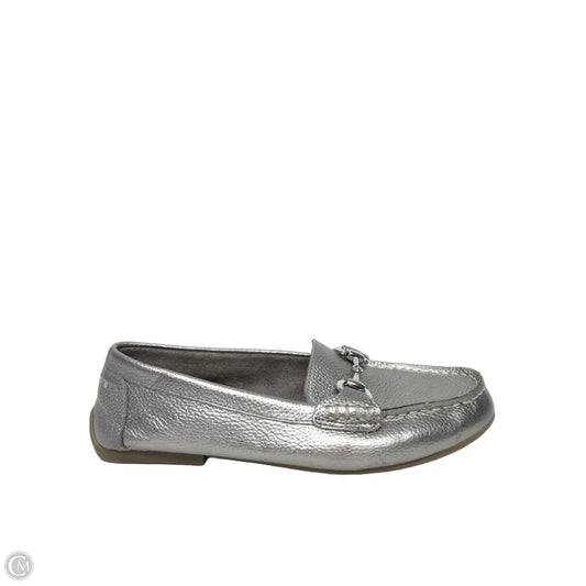 Shoes Flats By Kelly And Katie In Silver, Size: 6