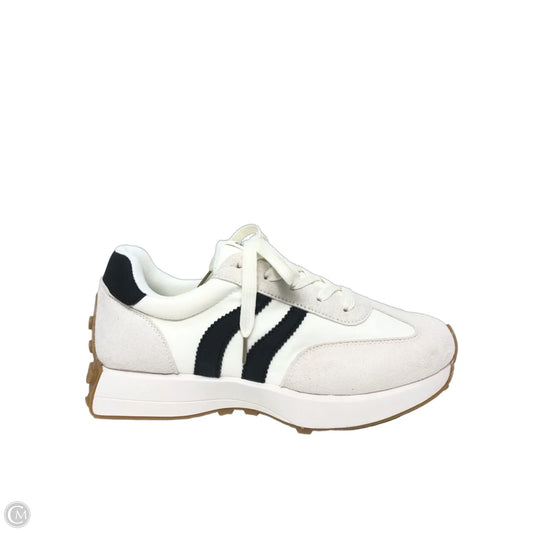 Shoes Sneakers By Clothes Mentor In White, Size: 10.5