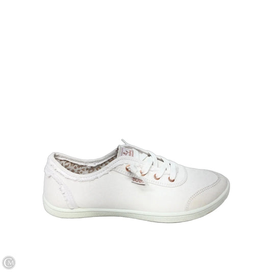 Shoes Sneakers By Bobs In White, Size: 9.5