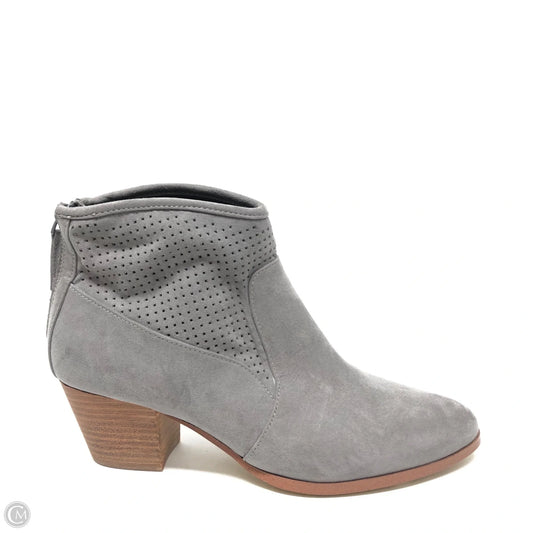 Boots Ankle Heels By Clothes Mentor In Grey, Size: 7