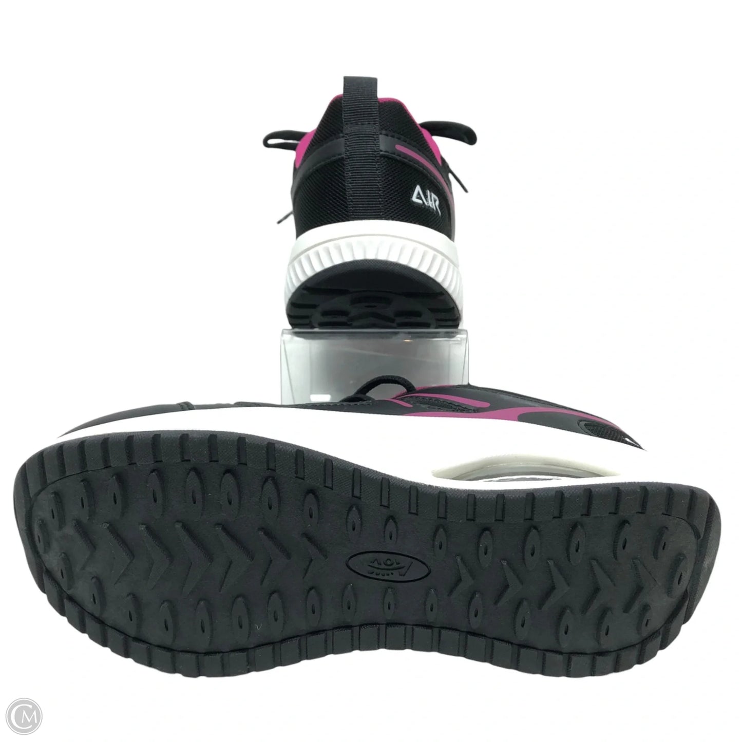 Shoes Sneakers By Clothes Mentor In Black, Size: 8