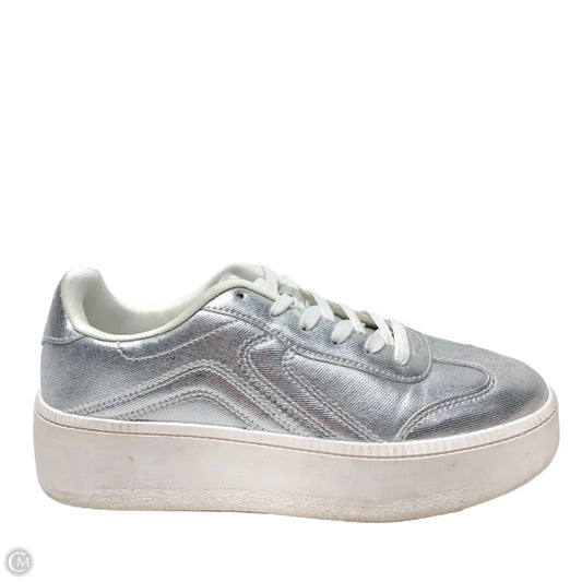 Shoes Sneakers By Call It Spring In Silver & White, Size: 7.5