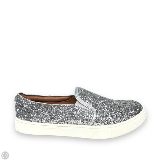 Shoes Flats By Clothes Mentor In Silver, Size: 8
