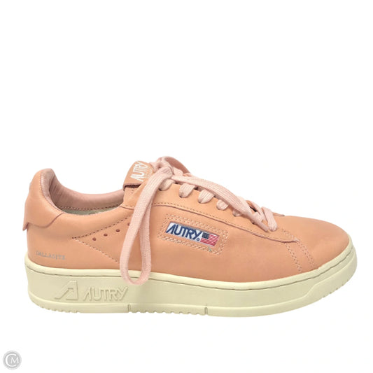 Shoes Sneakers By Cma In Peach, Size: 9.5