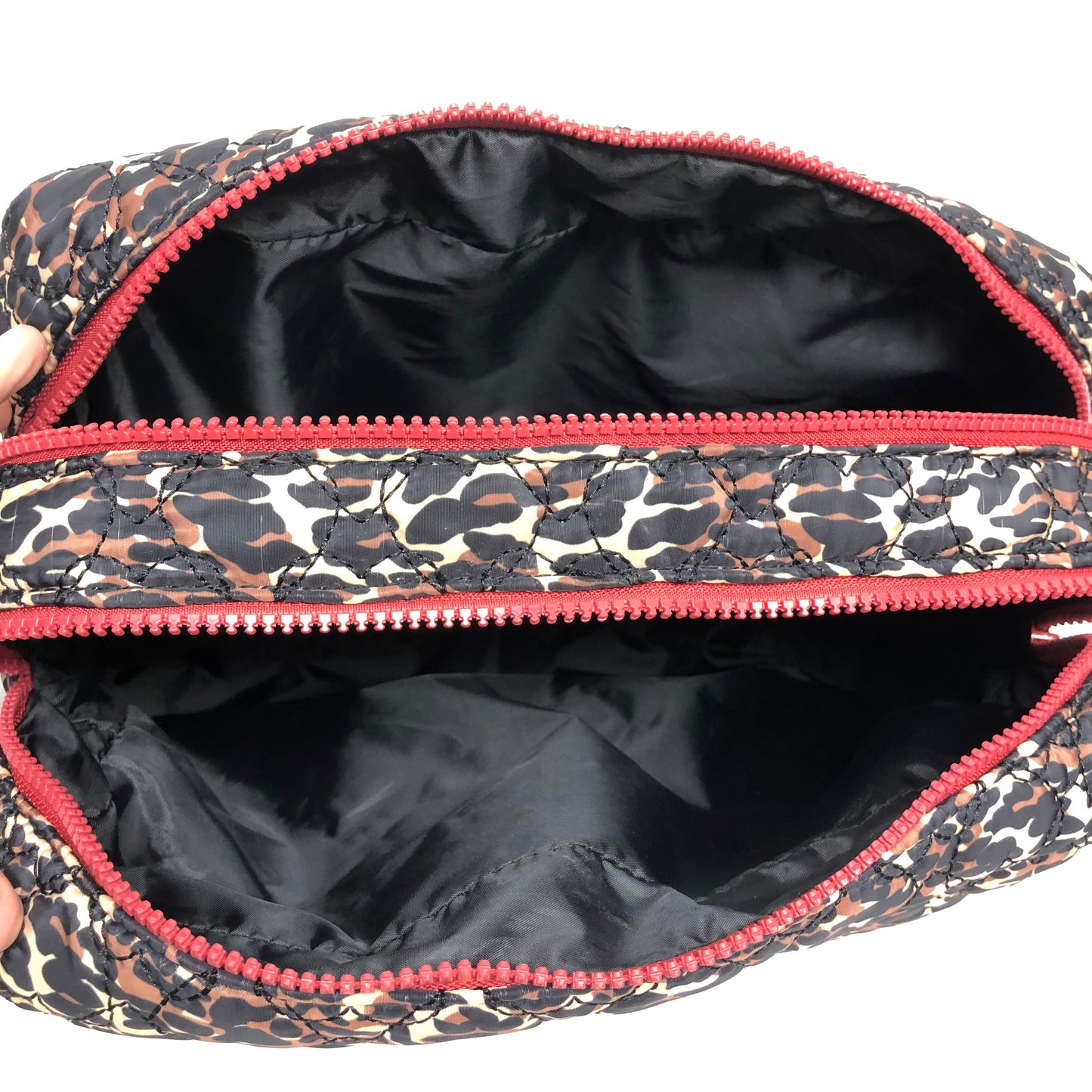 Makeup Bag By Betsey Johnson, Size: Large