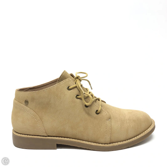 Boots Ankle Flats By Clothes Mentor In Beige, Size: 9