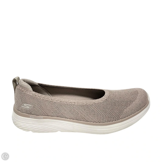 Shoes Flats By Skechers In Tan, Size: 9.5