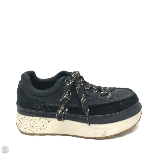 Shoes Designer By Ugg In Black & Cream, Size: 7.5